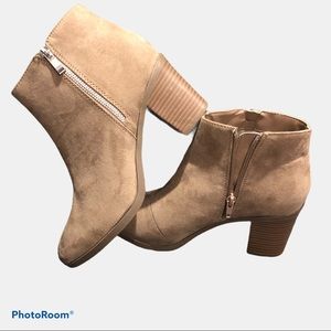 NWOT Primark Ankle Cowboy Suede Bootie